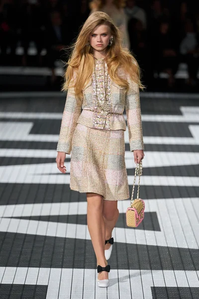 Look 14